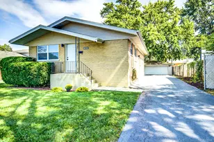 14425 Tripp Ave, Midlothian, IL 60445 - Photo 1