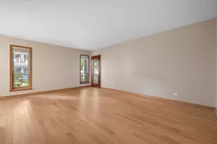 1602 Brittany Ct, Wheeling, IL 60090 - Photo 2