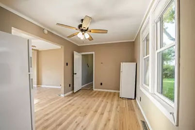 614 N Douglas Street, Gilman, IL 60938 - Photo 8