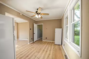614 N Douglas St, Gilman, IL 60938 - Photo 8