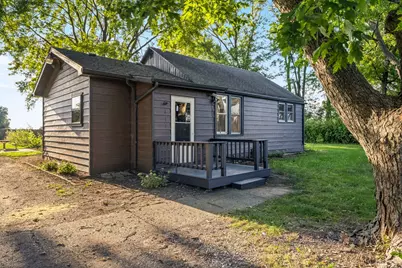614 N Douglas Street, Gilman, IL 60938 - Photo 1