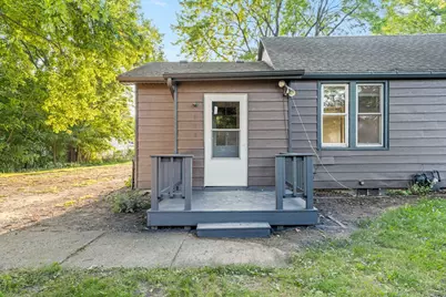 614 N Douglas Street, Gilman, IL 60938 - Photo 2