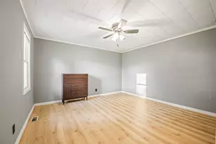 614 N Douglas St, Gilman, IL 60938 - Photo 14