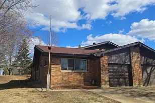 136 Virginia Ct, Streamwood, IL 60107 - Photo 1