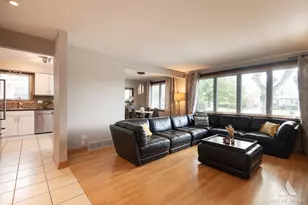 7934 W 81st Pl, Bridgeview, IL 60455 - Photo 8