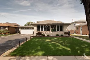 7934 W 81st Pl, Bridgeview, IL 60455 - Photo 1