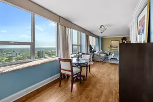 1700 E 56th St, Chicago, IL 60637 - Photo 6