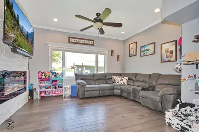 225 E Church Street, Sheridan, IL 60551 - Photo 2