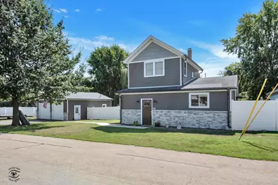 225 E Church Street, Sheridan, IL 60551 - Photo 1
