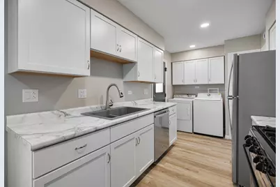1031 Maple Lane, Elk Grove Village, IL 60007 - Photo 10