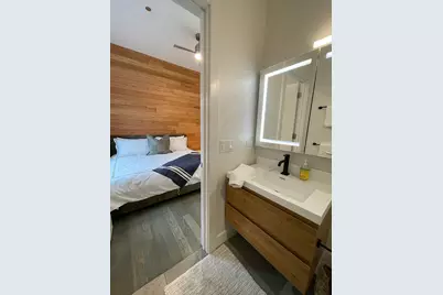 1057 N Wolcott Avenue #2W, Chicago, IL 60622 - Photo 12