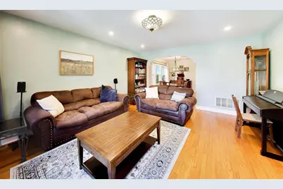 6309 W Waveland Avenue, Chicago, IL 60634 - Photo 2
