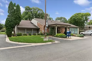 1400 N Elmhurst Rd, Mount Prospect, IL 60056 - Photo 18