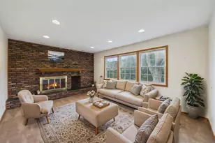 848 Clohesey Dr, Buffalo Grove, IL 60089 - Photo 4