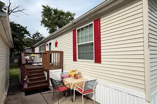 322 Avenue F, Bloomington, IL 61701 - Photo 2