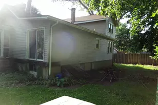 111 Millard Ave, Fox River Grove, IL 60021 - Photo 2