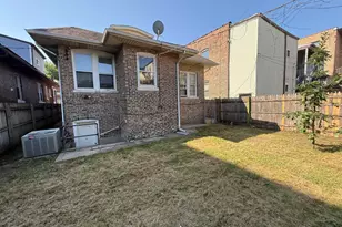 2412 E 74th St, Chicago, IL 60649 - Photo 2