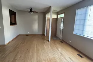 2254 Reflections Dr, Aurora, IL 60502 - Photo 4