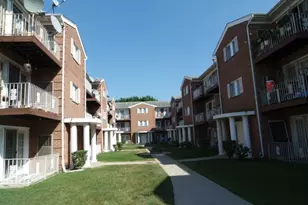 4120 Williamsburg Ct, Glenview, IL 60025 - Photo 1