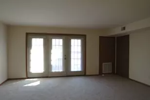 4120 Williamsburg Ct, Glenview, IL 60025 - Photo 4