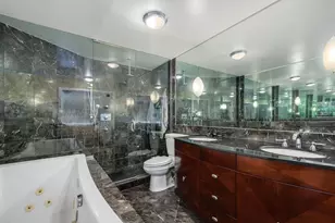 4250 N Marine Dr, Chicago, IL 60613 - Photo 16