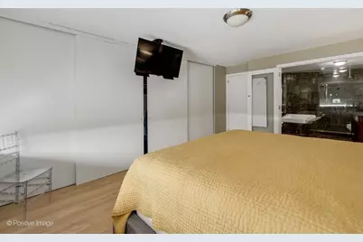 4250 N Marine Drive #2815, Chicago, IL 60613 - Photo 14