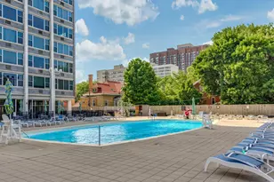 4250 N Marine Dr, Chicago, IL 60613 - Photo 24