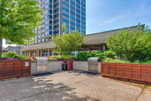 4250 N Marine Dr, Chicago, IL 60613 - Photo 26
