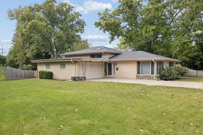 652 S Poplar Avenue, Elmhurst, IL 60126 - Photo 1