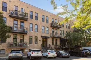 3133 N Lakewood Ave, Chicago, IL 60657 - Photo 1