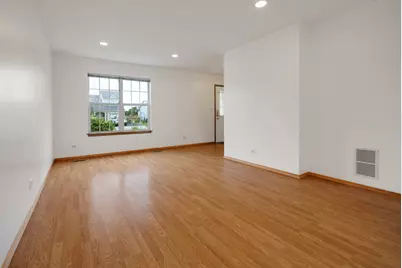 1127 Ashbrook Drive, Mundelein, IL 60060 - Photo 4