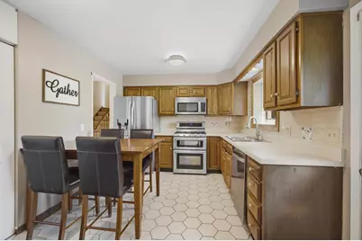 10 Canterbury Court, Streamwood, IL 60107 - Photo 10