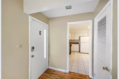 918 S Owen Street, Mount Prospect, IL 60056 - Photo 4