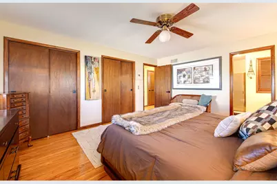 2042 S Goebbert Road, Arlington Heights, IL 60005 - Photo 24