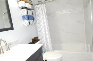 902 Garden Cir, Streamwood, IL 60107 - Photo 10