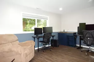 902 Garden Cir, Streamwood, IL 60107 - Photo 16
