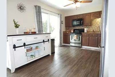 902 Garden Circle, Streamwood, IL 60107 - Photo 6