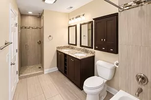 1120 W Grand Ave, Chicago, IL 60642 - Photo 40