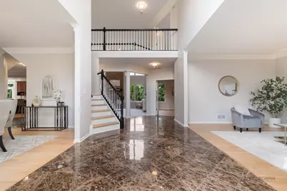 818 W Lukas Avenue, Palatine, IL 60067 - Photo 2
