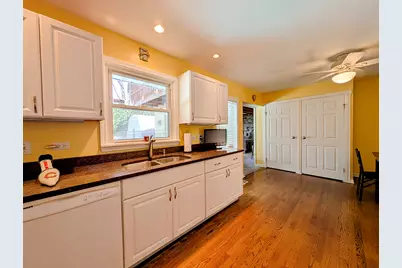 910 E Cherry Lane, Arlington Heights, IL 60004 - Photo 6