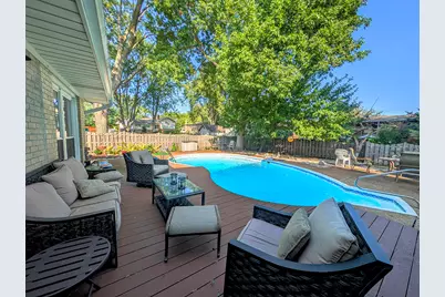 910 E Cherry Lane, Arlington Heights, IL 60004 - Photo 2