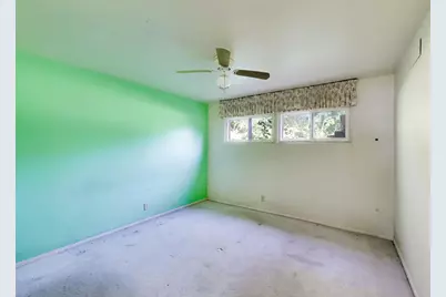 24072 W Hawthorne Lane, Antioch, IL 60002 - Photo 40