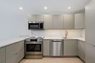 1030 N State St, Chicago, IL 60610 - Photo 10