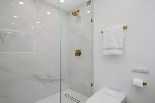 1030 N State St, Chicago, IL 60610 - Photo 18