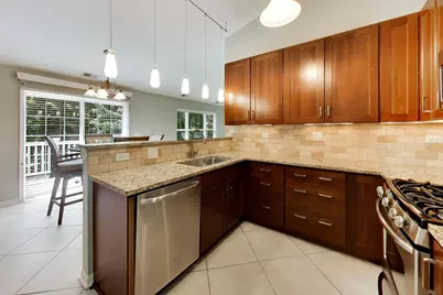 577 Harvey Lake Drive, Vernon Hills, IL 60061 - Photo 10