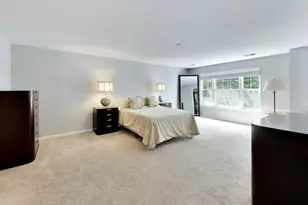 577 Harvey Lake Dr, Vernon Hills, IL 60061 - Photo 12