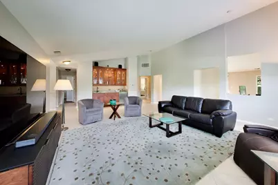 577 Harvey Lake Drive, Vernon Hills, IL 60061 - Photo 4