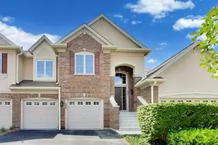 577 Harvey Lake Dr, Vernon Hills, IL 60061 - Photo 1
