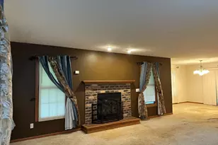 102 Hidden Valley Ct, Savanna, IL 61074 - Photo 2