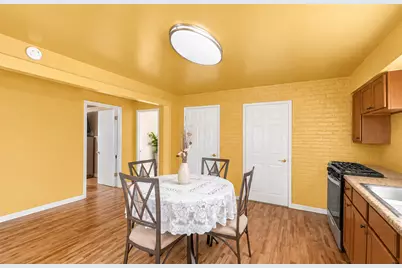 14041 S Calhoun Avenue, Burnham, IL 60633 - Photo 6